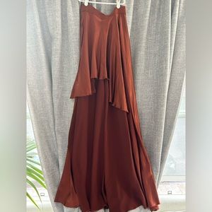 High low skirt perfect for weddings!